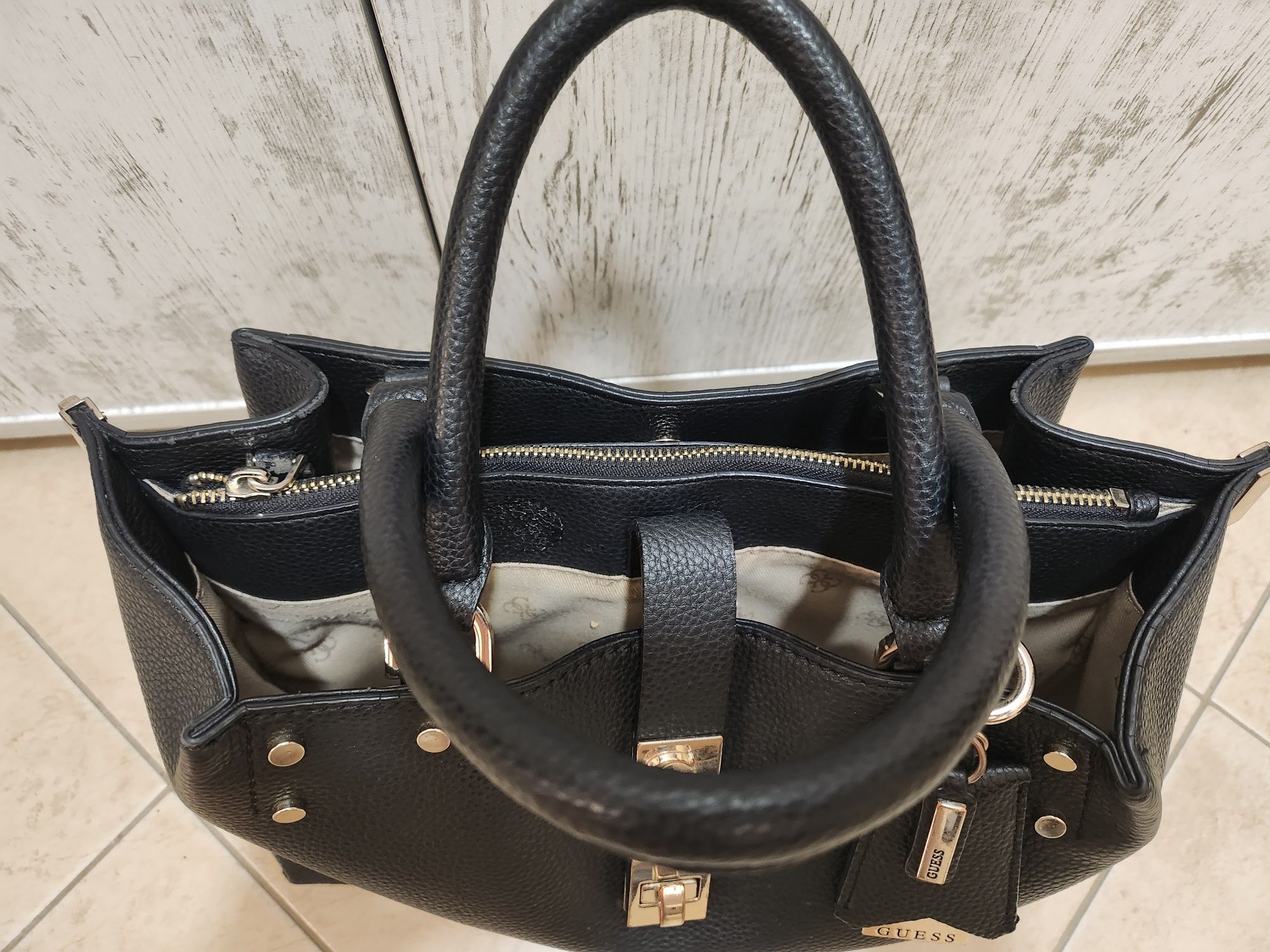 Дамски чанти Guess, Paula Venti