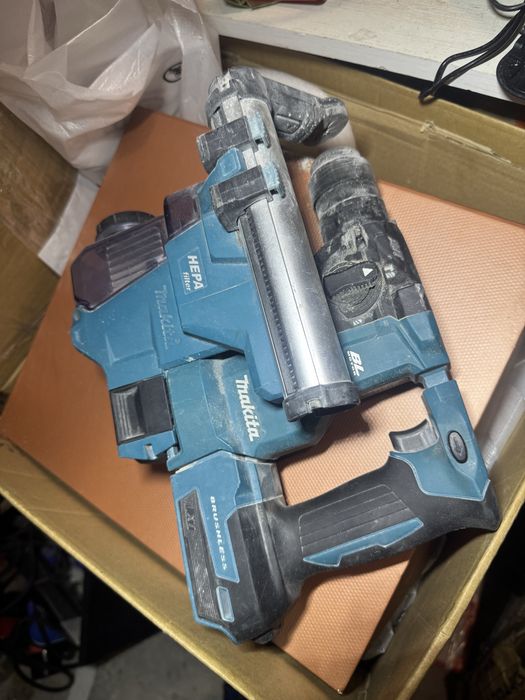 Rotopercutor Makita , cu aspirator