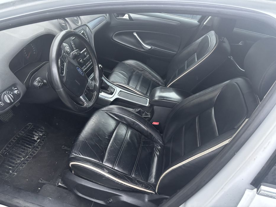 Dezmembrez ford mondeo mk4 facelift break alb