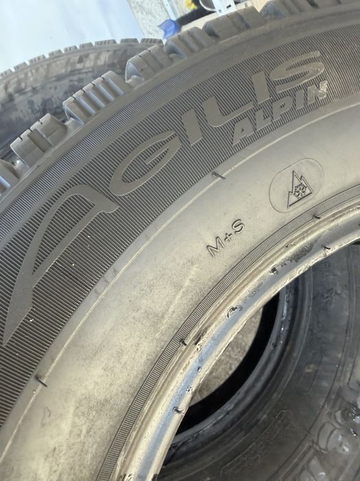 235/65/16c за бус 12PR Michelin 2бр дот22