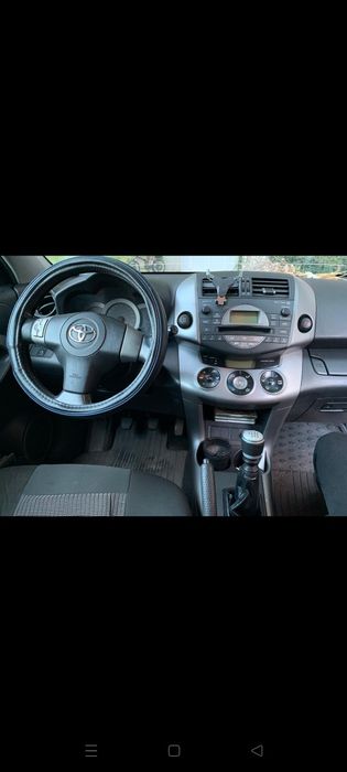 Toyota RAV4 albastru