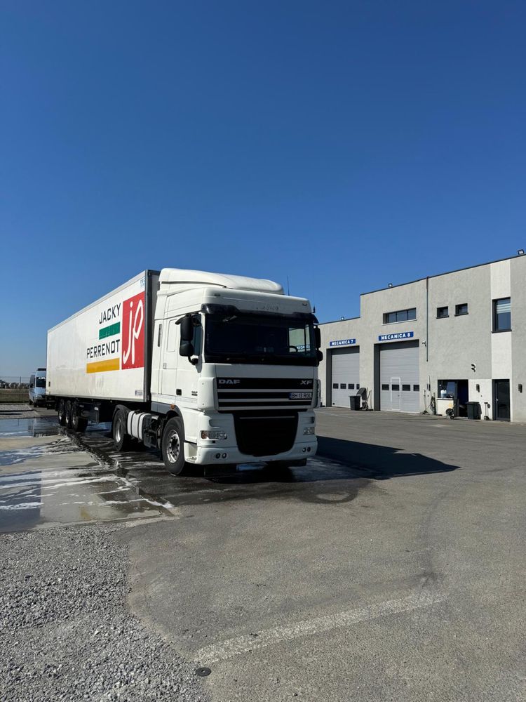 Cap tractor DAF FT XF105