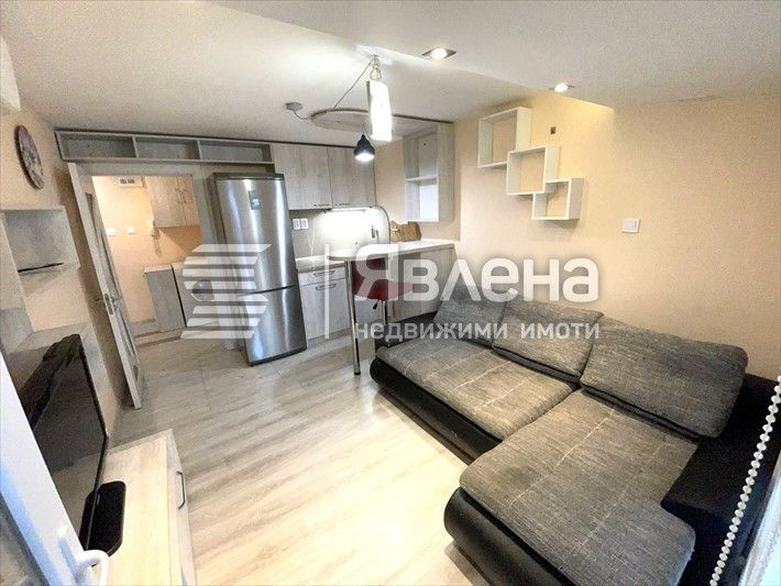 Продава се Двустаен апартамент в Бургас, Възраждане - 50 кв.м за 1360 €/кв.м - Снимка #2