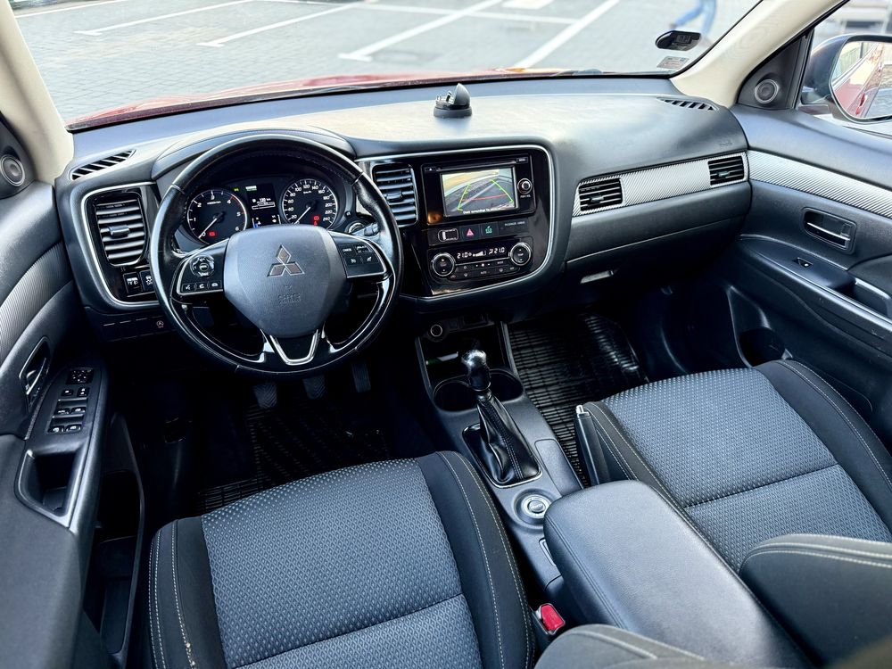 Mitsubishi Outlander 7 locuri 4WD