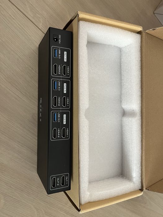 Comutator KVM 3 PC 2 Monitoare HDMI 4K60Hz