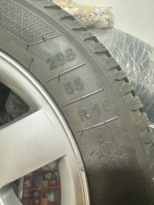 Джанти БМВ със зимни гуми 205/55/16