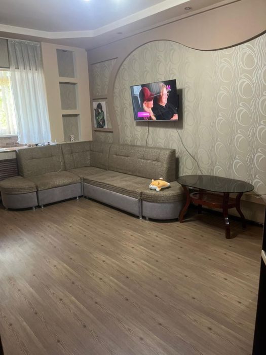 Сдам комнату на Юнусабад 15 только девушке или женщине.