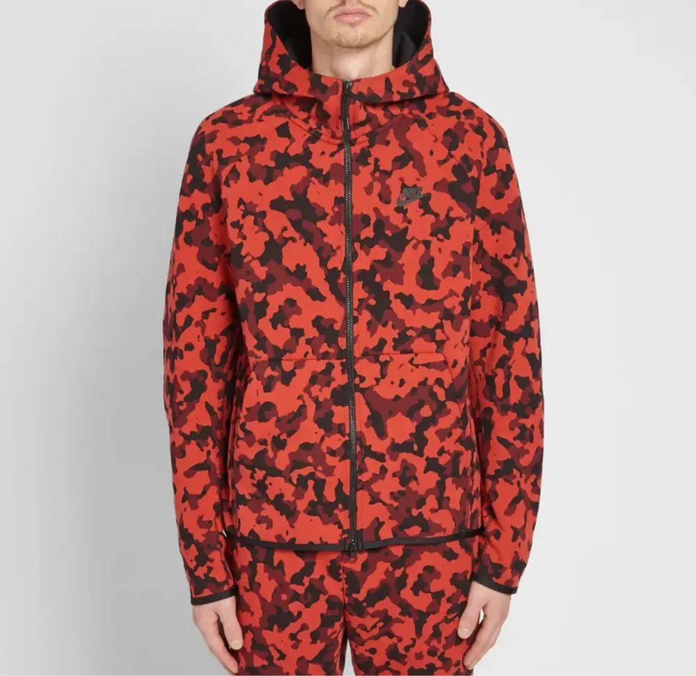 Мъжки комплект Nike Tech Fleece Red Camo - размер XL