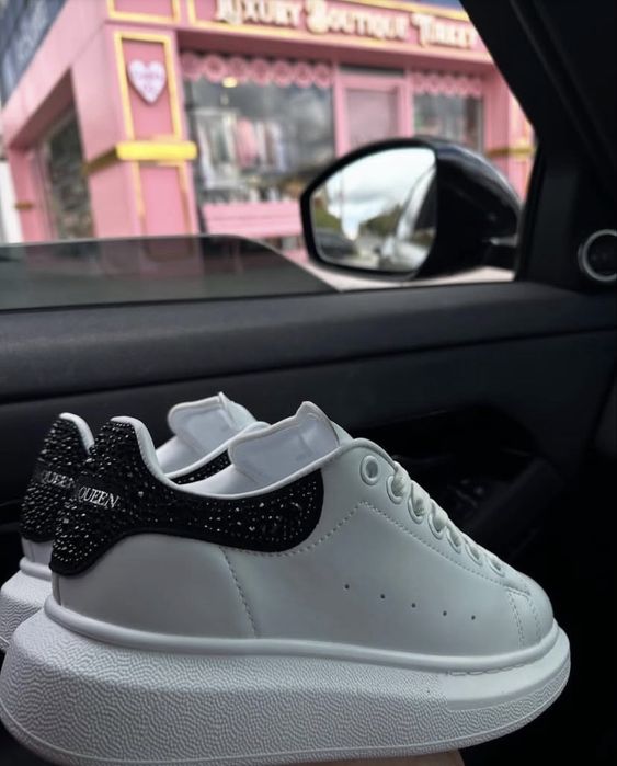 Дамски обувки с камъни