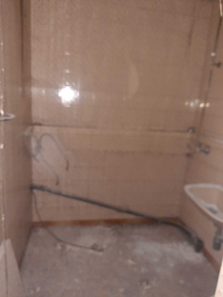 Продава се Тристаен апартамент в Радомир - 85 кв.м за 516 €/кв.м - Снимка #4