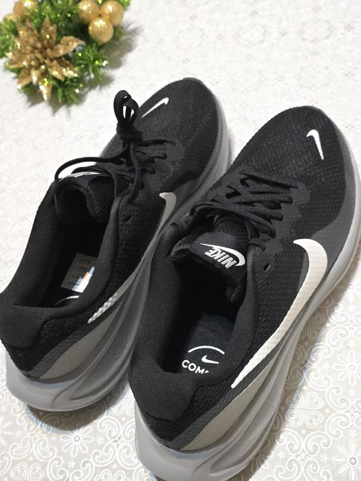 Adidasi Nike Revolution 8