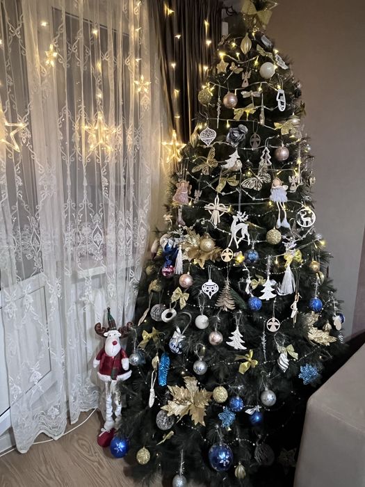 Продам елку искусственную