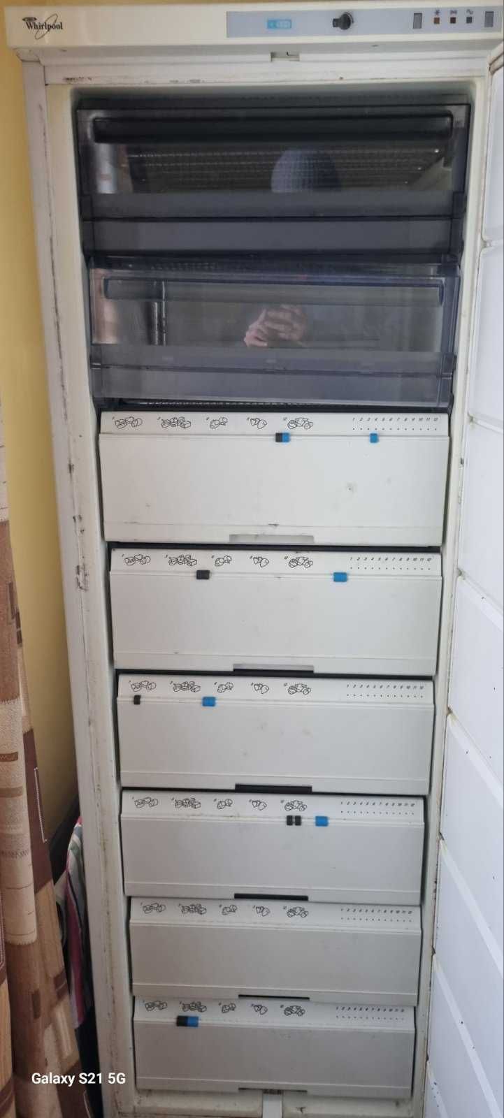 Фризер Whirlpool