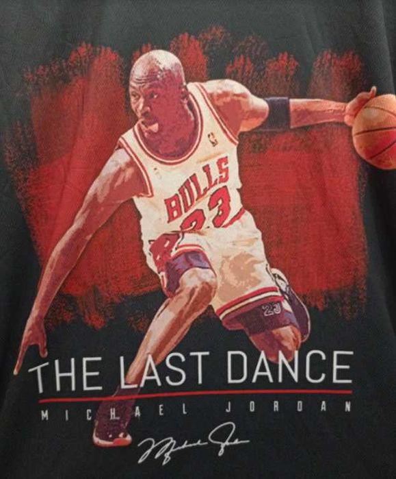 Уникална фенска тениска на Майкъл Джордан с автограф