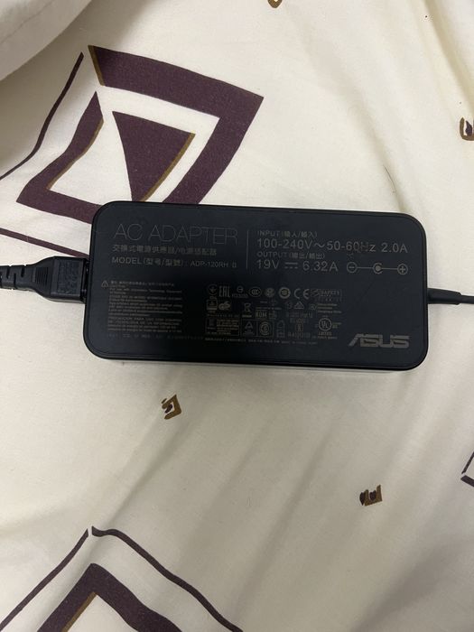 Laptop ASUS ROG i7-6700HQ/GTX 960M 4GB/16GB RAM/1TB + SSD- foarte bun