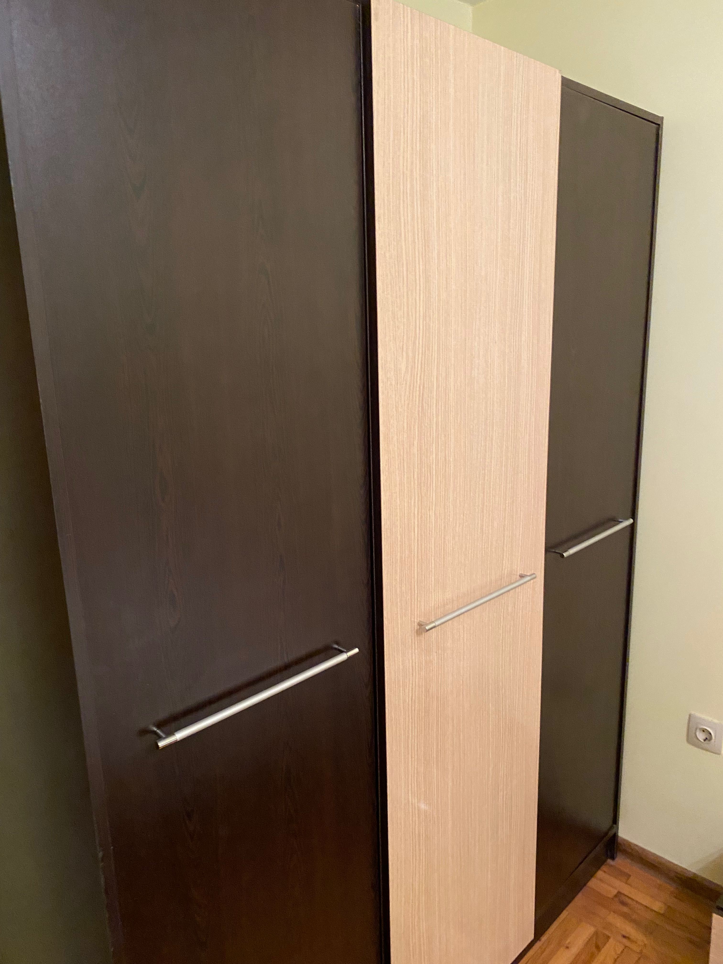 Продавам спалня комплект с матрак, гардероб, скрин и нощни шкафчета