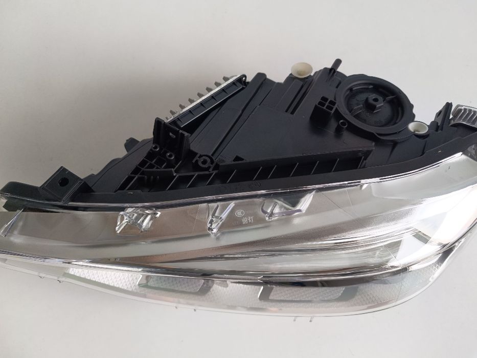Пълен комплект фарове BMW F30,F31 LCI ФЕЙСЛИФТ