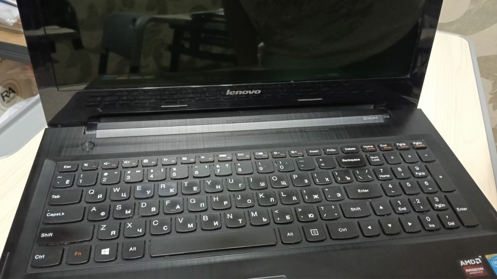 Ноутбек марки Lenovo