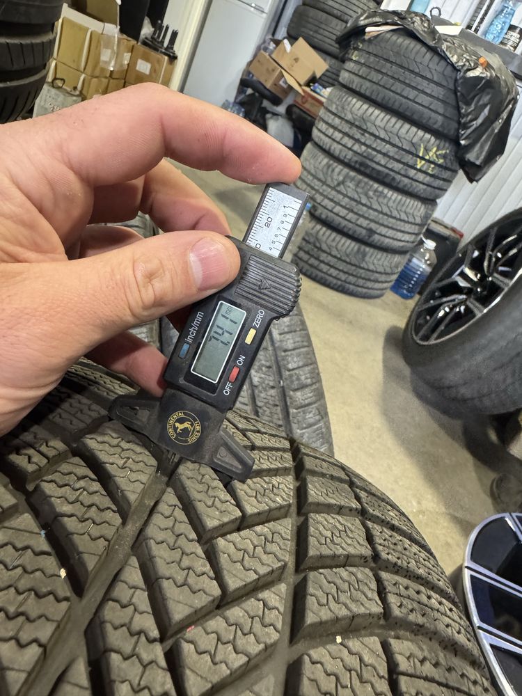 BMW 285 40 20 / 255 45 20 Bridgestone BMW