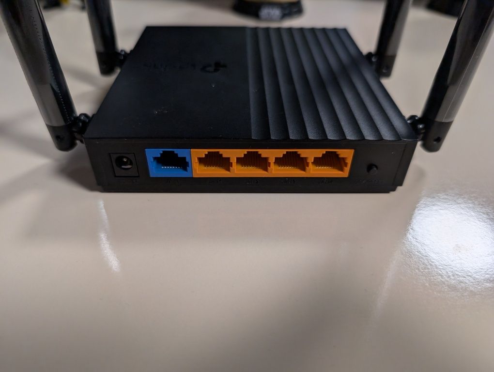 Продам роутер TP-Link C64