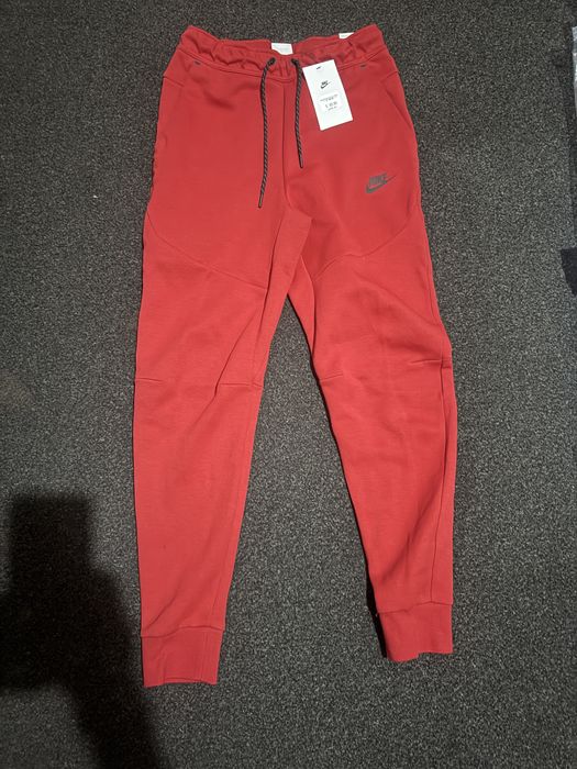 Pantaloni Nike Tech Model Anterior