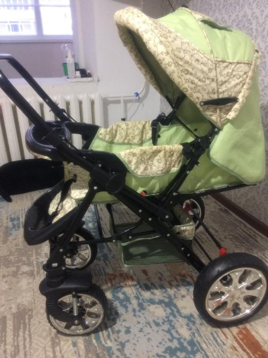 Детская коляска почти. Новая