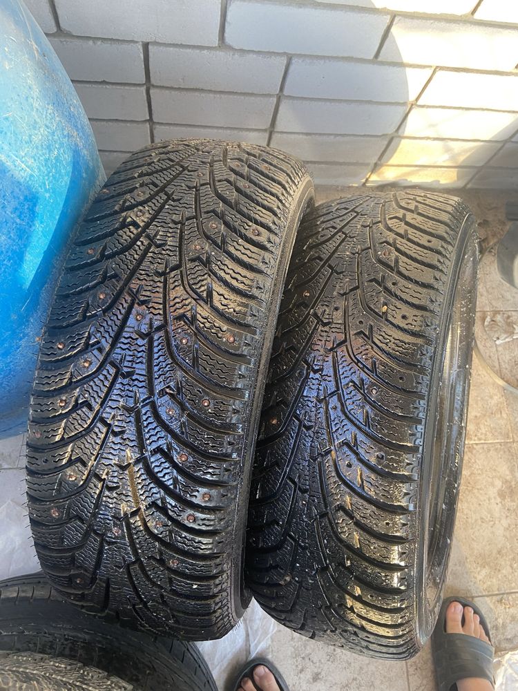 Продам зимние шины MAXXIS