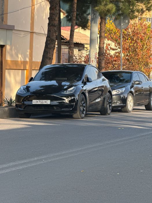 Tesla model Y dual mator 5 secund 0-100