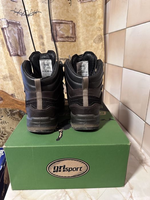 Bocanci de munte, oraș impermeabil Grisport