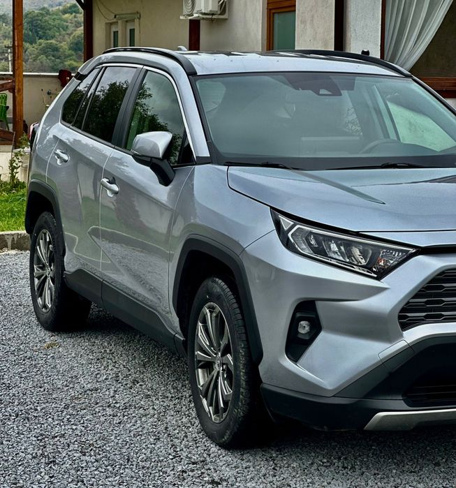Toyota RAV4 hibryd garanție 3 ani +2