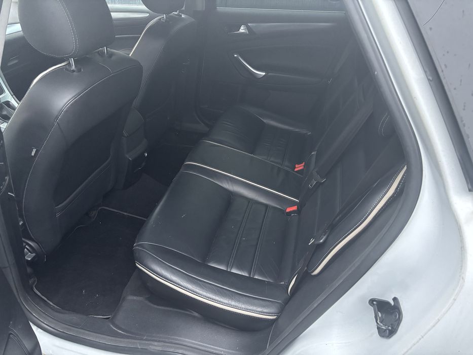 Dezmembrez ford mondeo mk4 facelift break alb