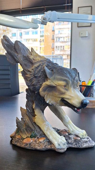 Нова Статуетка Вълк - Сувенир за Подарък 27см