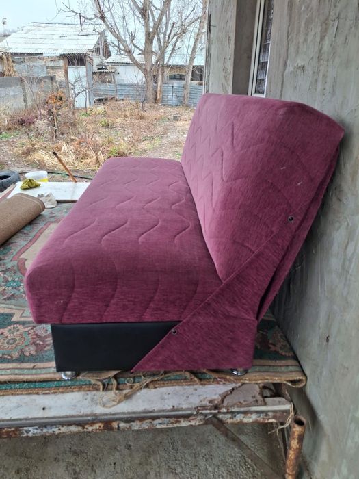 Диван сатылады. Состояниесі өте жақсы.