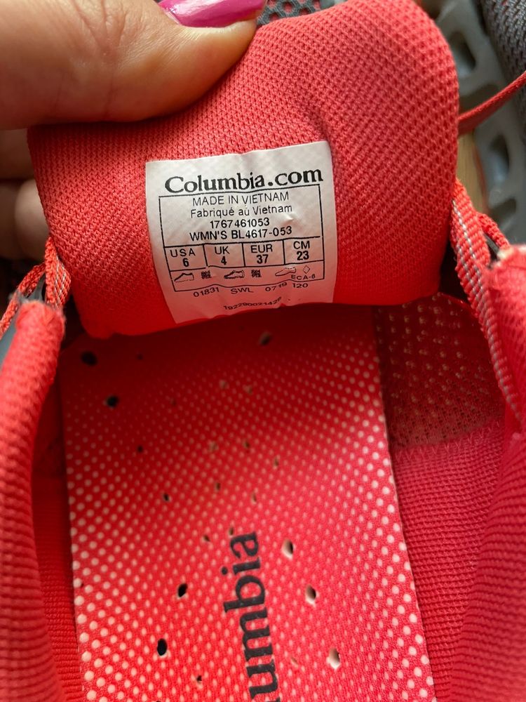 Vând pantofi sport Columbia damă mărimea 37