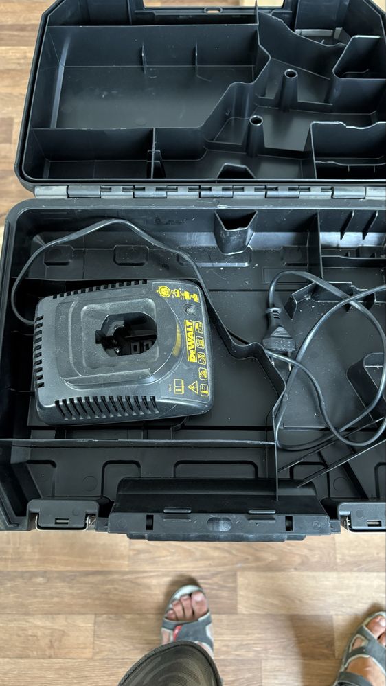 Электрический отвёртка dewalt девольт
