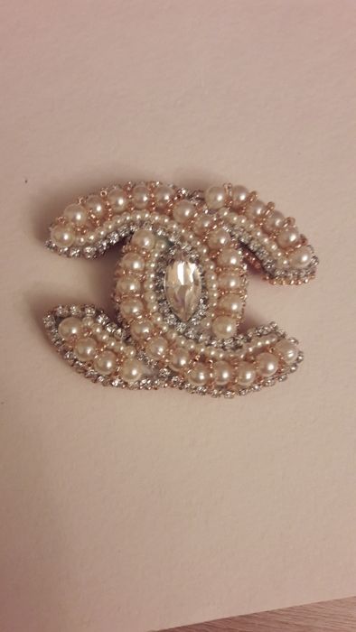 Продам брошь шаннель ручная