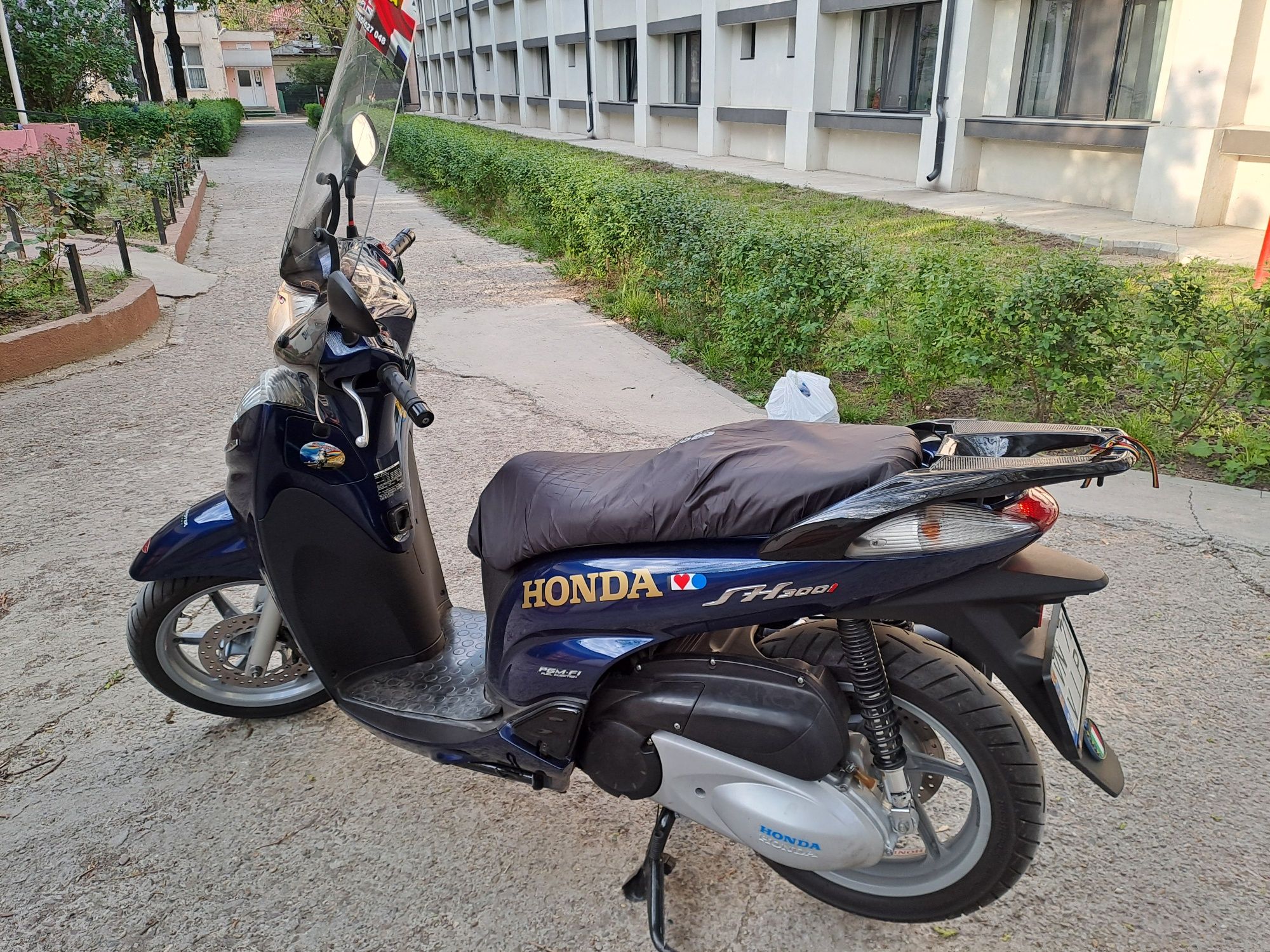 Vând scuter Honda Sh 300 2009