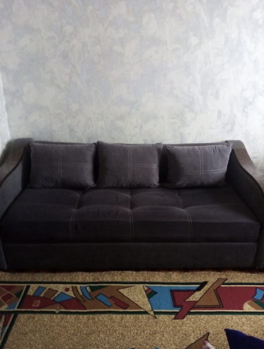 Диван в хорошем состоянии