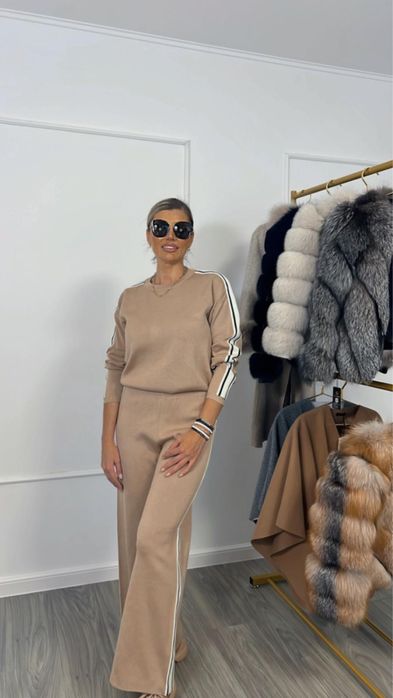 Trening bluza si pantaloni material potrivit pentru sezonul rece