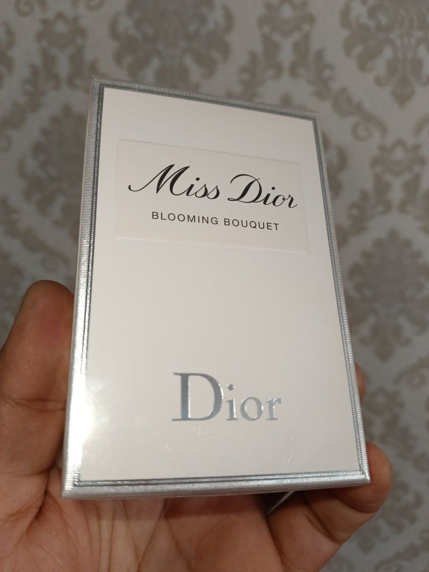 Срочно продам новый женская духи Miss Dior