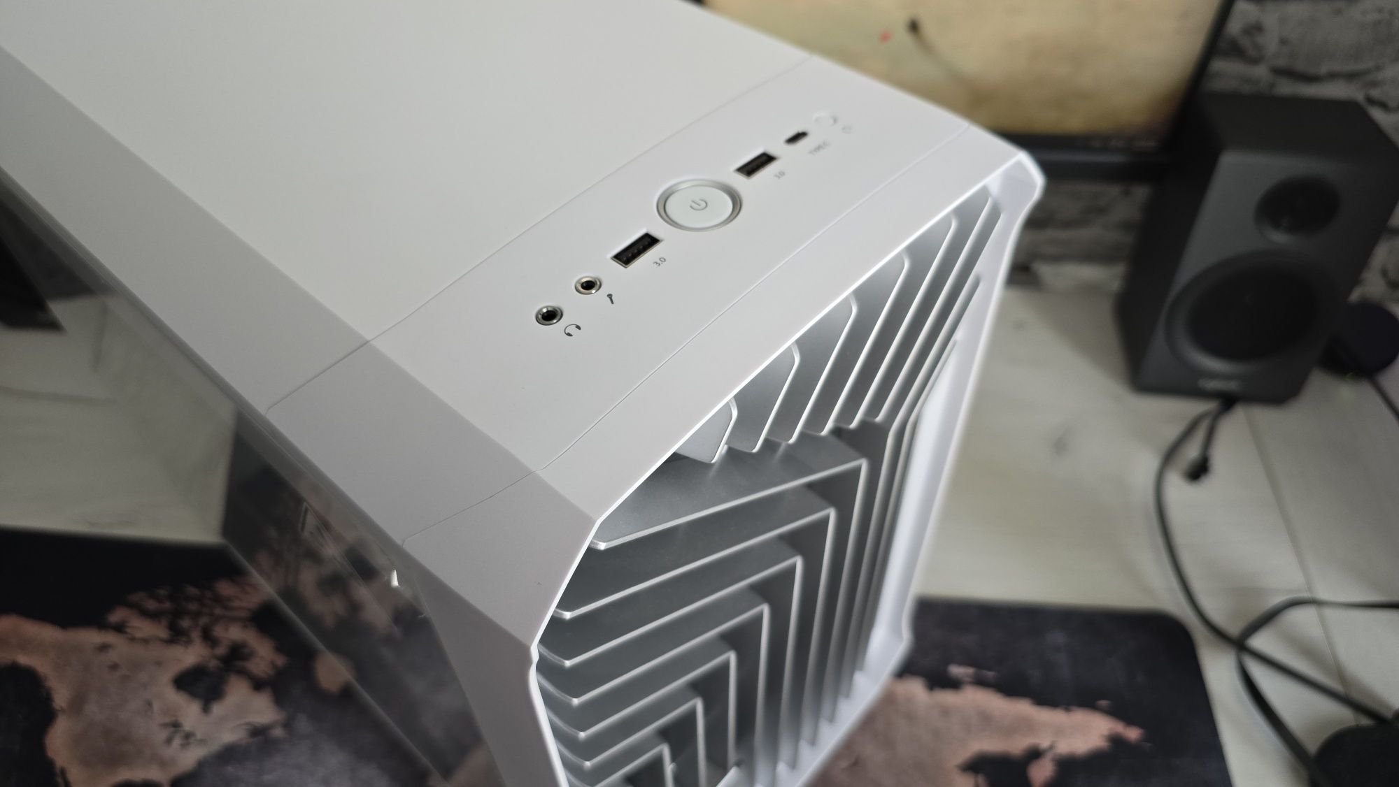 Кутия Fractal Design Torrent Nano + 2x140mm Aspect Rgb
