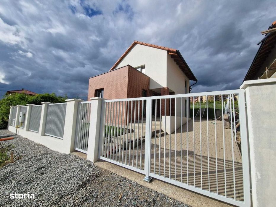 Casa premium la intrare in Chinteni, 514 mp teren, panouri solare