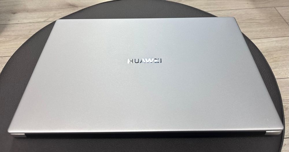 Amanet F28: Laptop Huawei MateBook i5 SSD 500gb