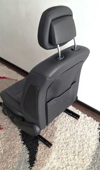 Scaun sofer C Class W204 cu incalzire, interior AMG semi piele/textile