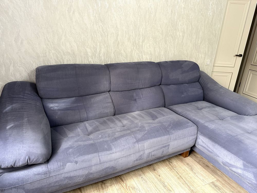 Продам срочно шкаф с диваном