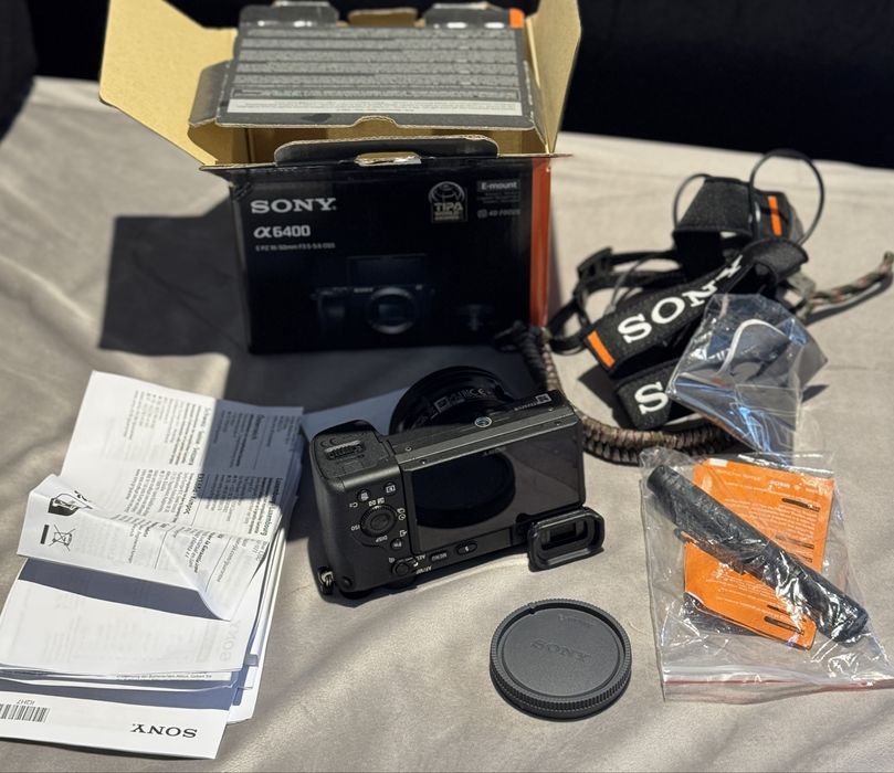 Vând cameră foto Sony A6400