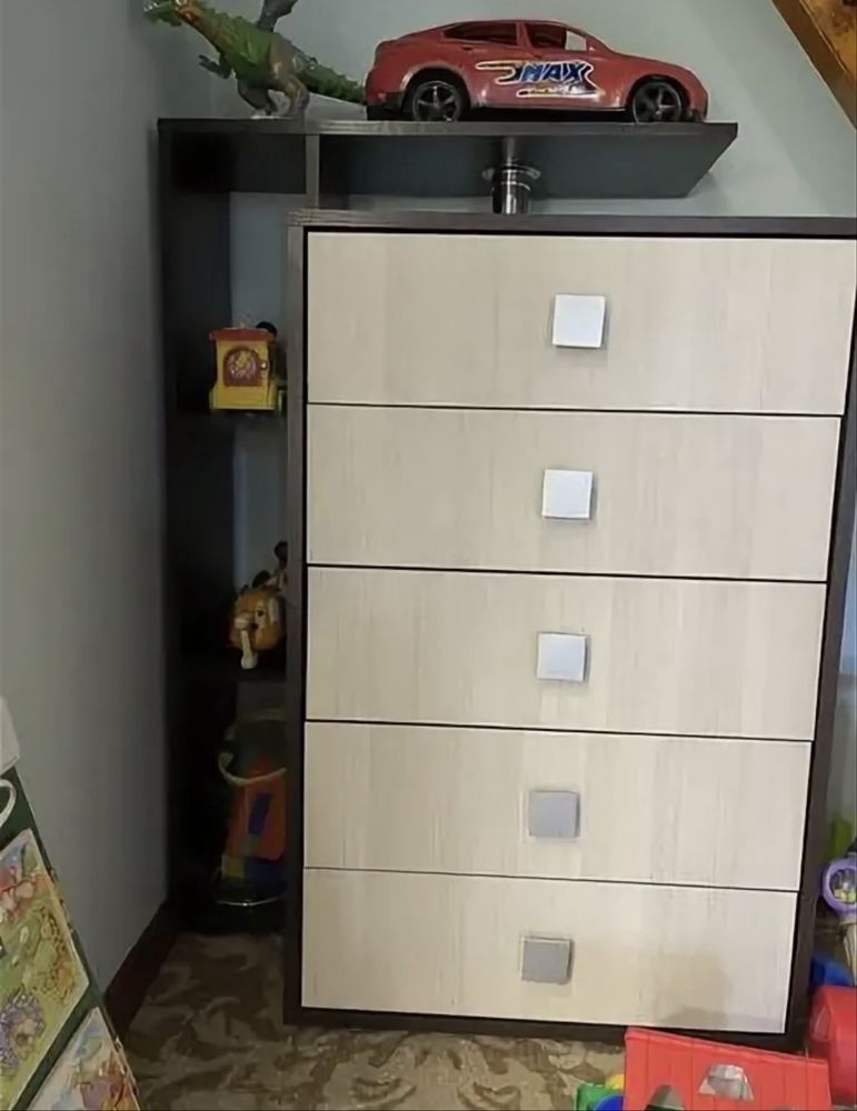 Продам шкаф с комодом в отличном состояний