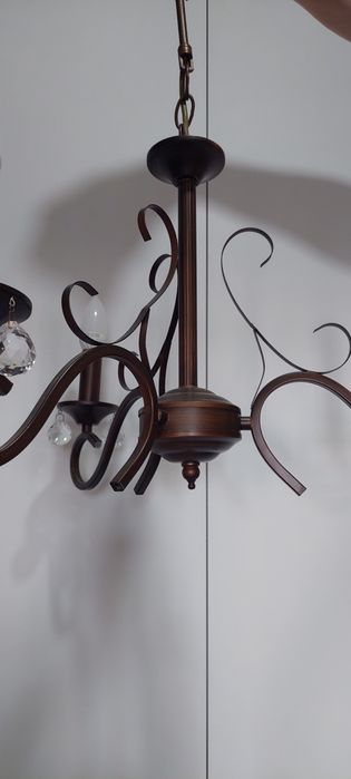Продам люстру трехрожковую