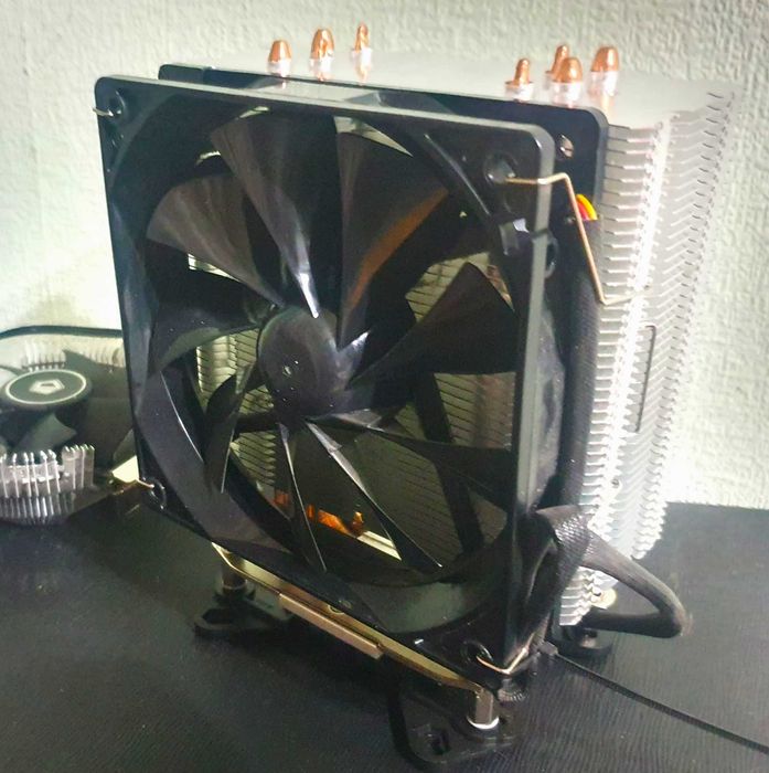 Кулер DEEPCOOL . 4 медные трубки