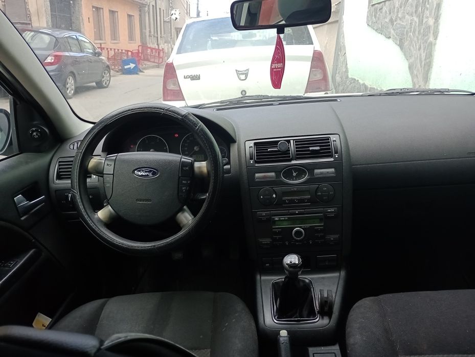 Vînd Ford Mondeo
